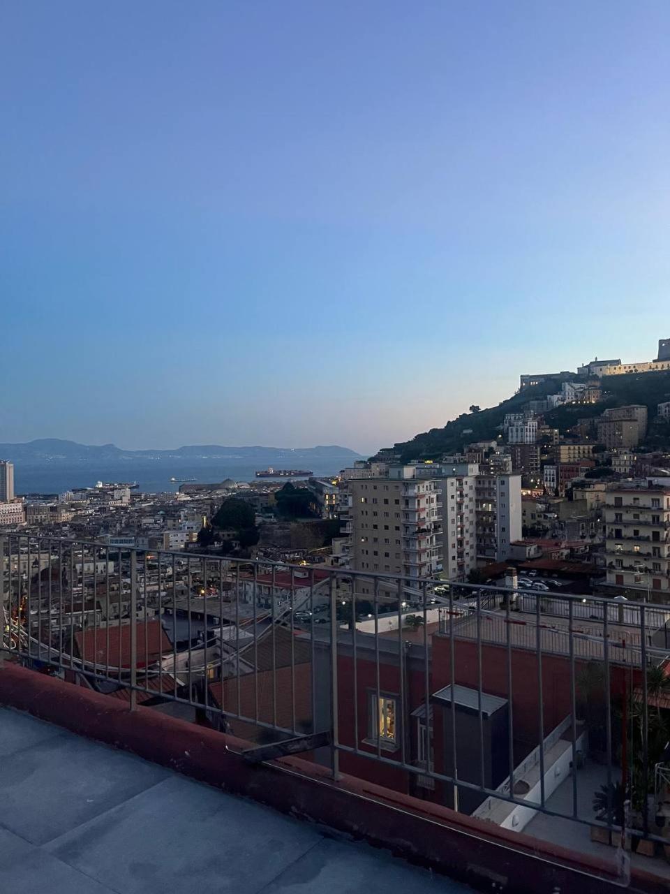 Na Bella Vista Rooftop-B&B نابولي المظهر الخارجي الصورة
