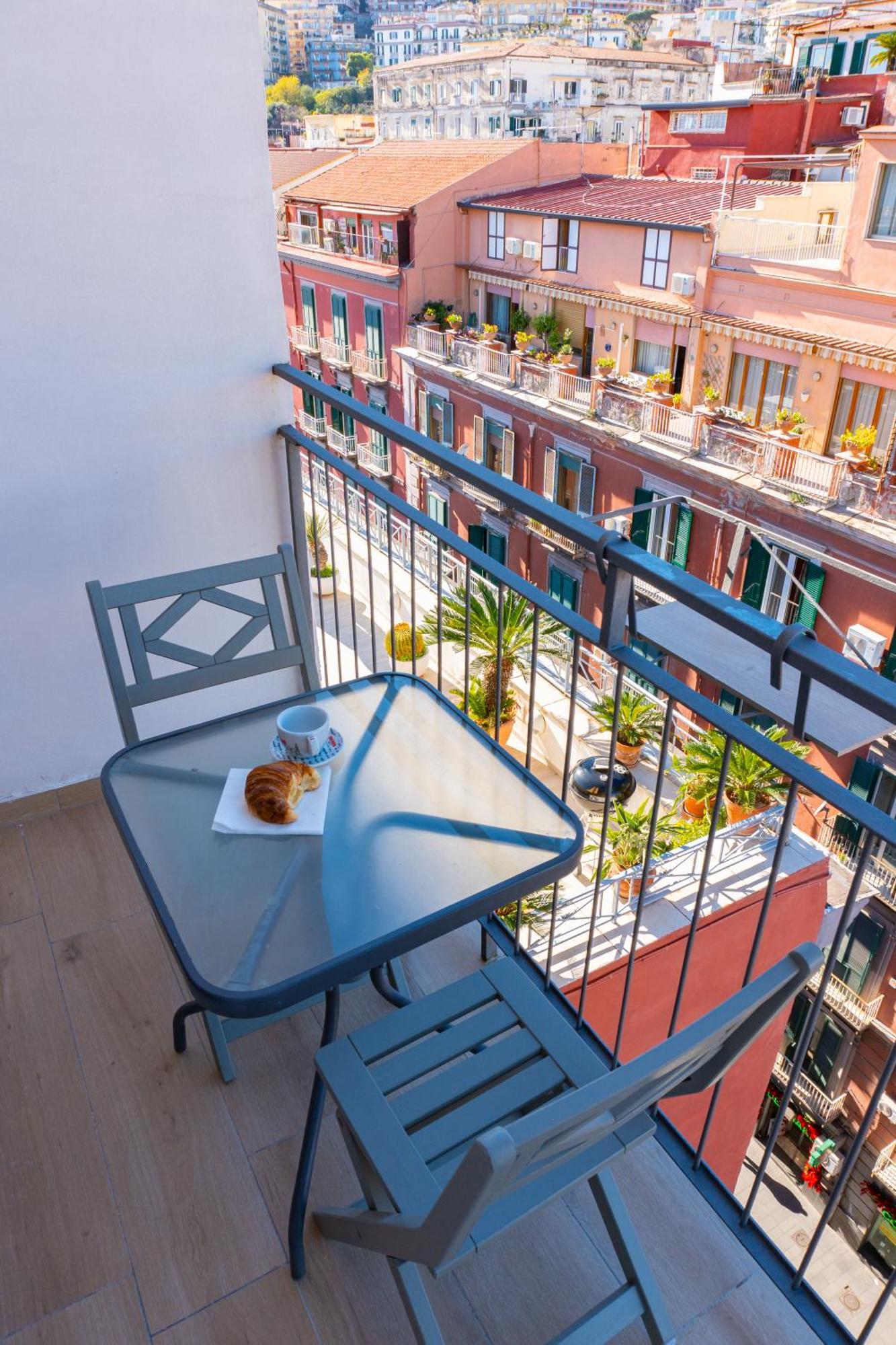 Na Bella Vista Rooftop-B&B نابولي المظهر الخارجي الصورة