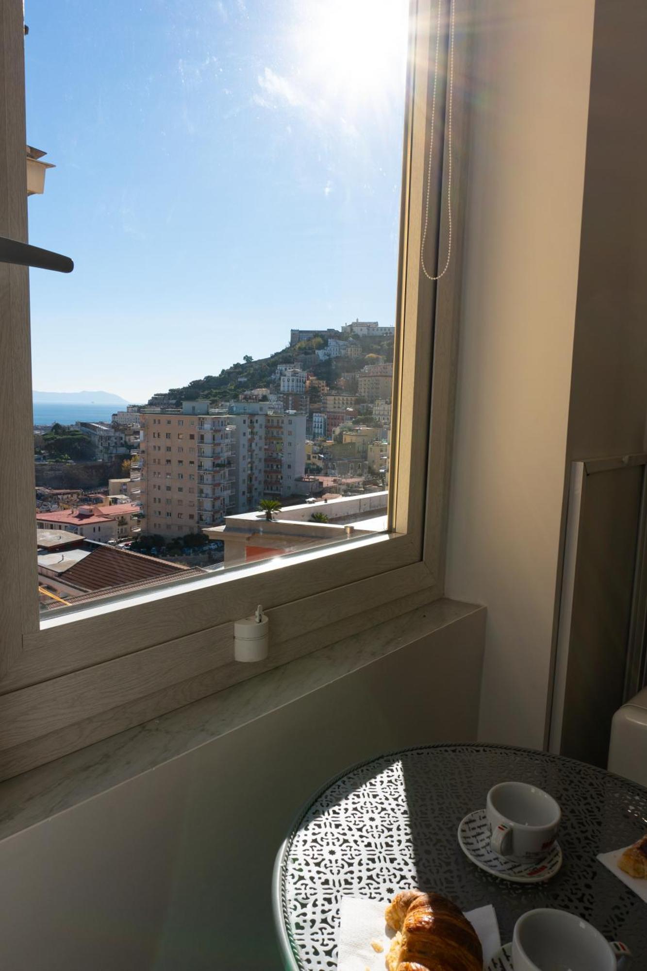 Na Bella Vista Rooftop-B&B نابولي المظهر الخارجي الصورة